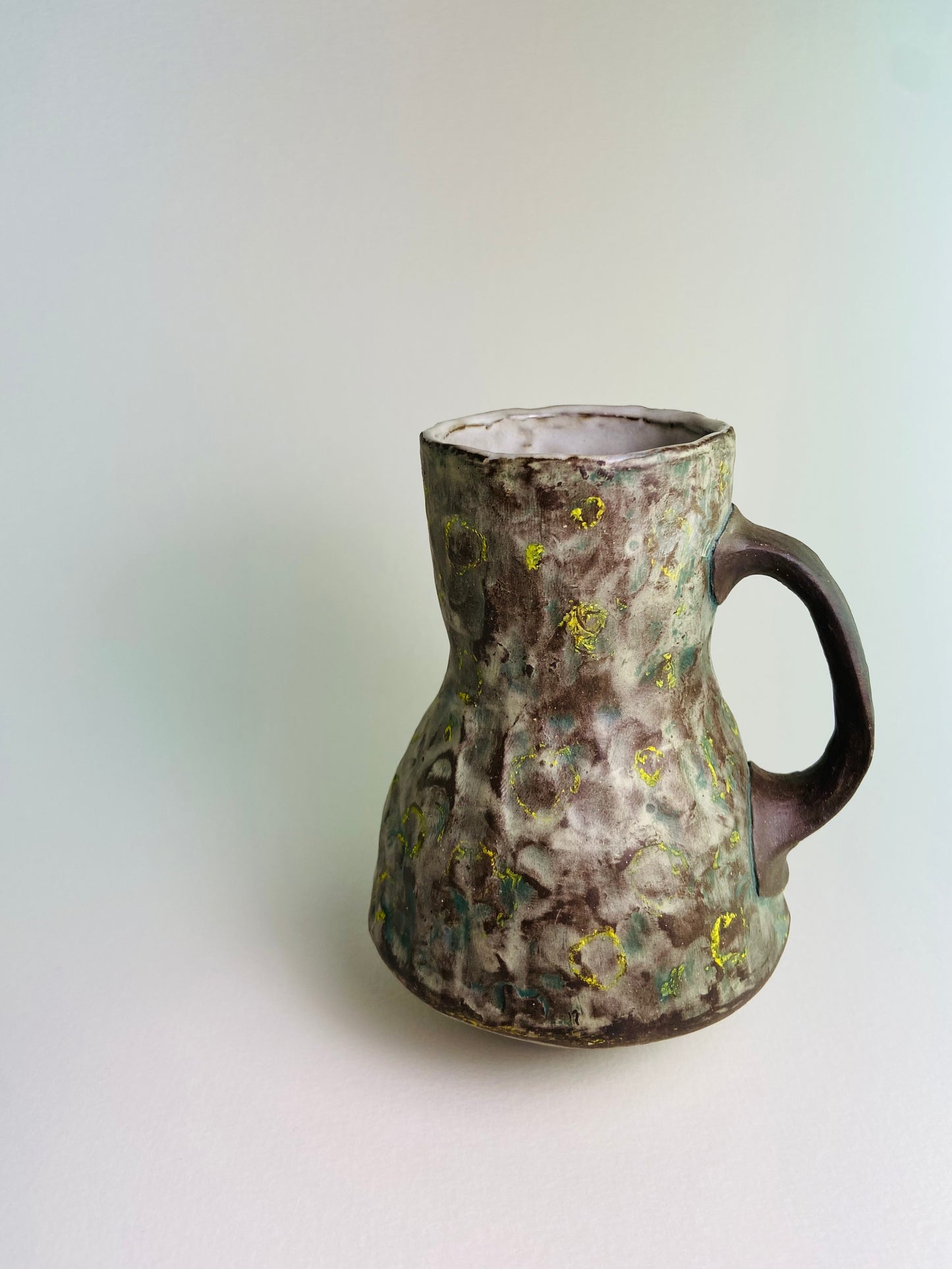 blue-ringed mug