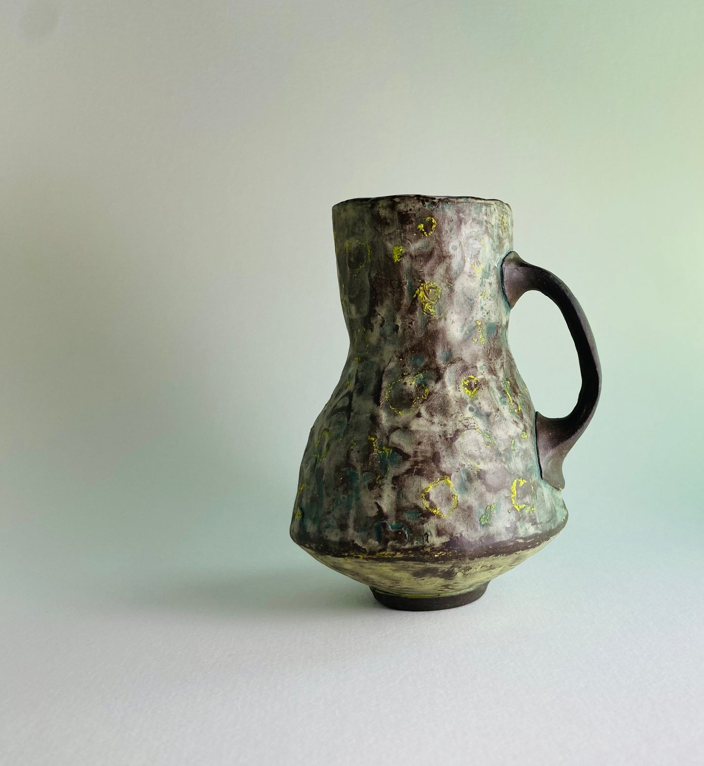 blue-ringed mug